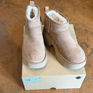 New In Box UGG Classic Ultra Mini New Heights Boots